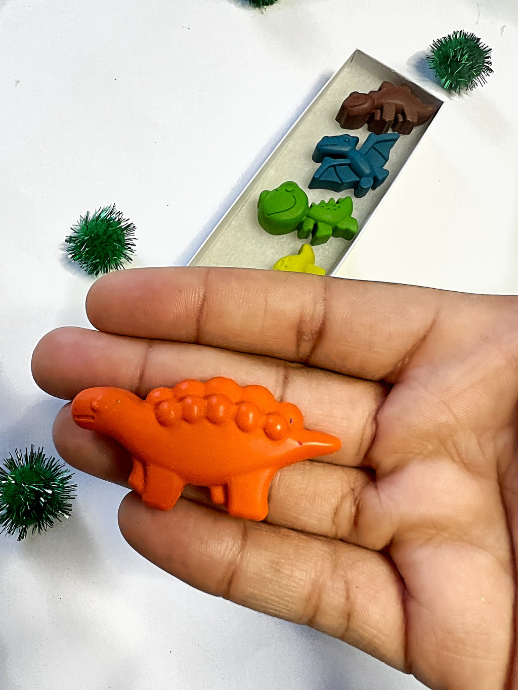 Bold Dinosaur Crayon Set